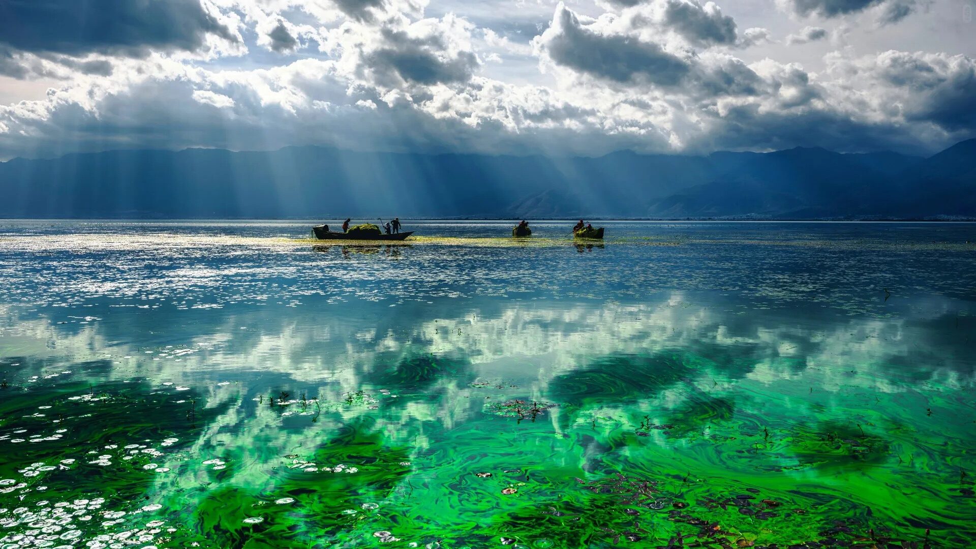 Erhai Lake — a calm escape where mountains meet water